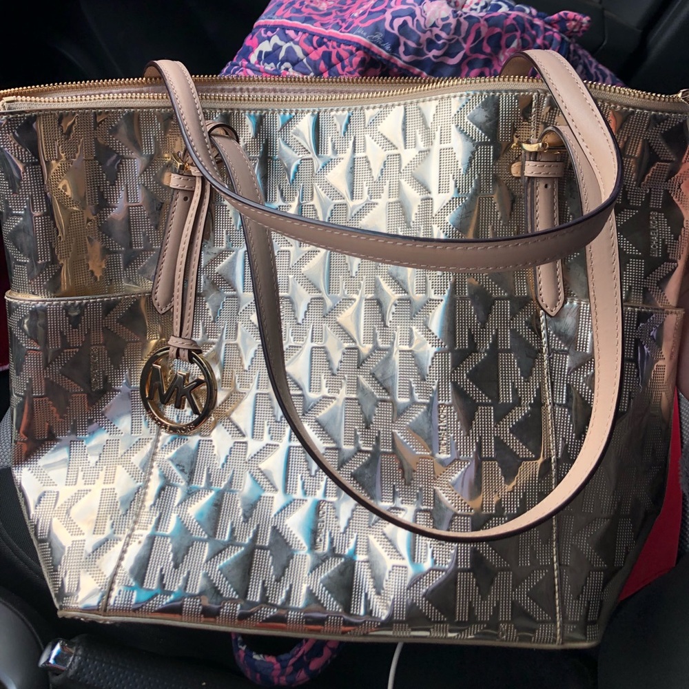 Micheal kors purse